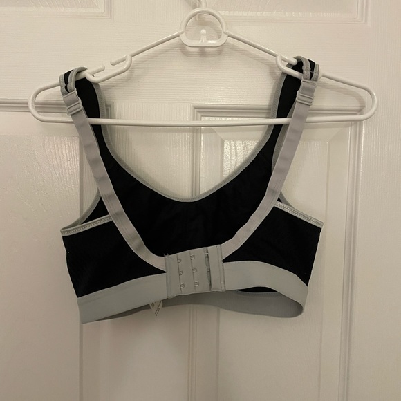Anita active extreme control bra - Picture 3 of 3